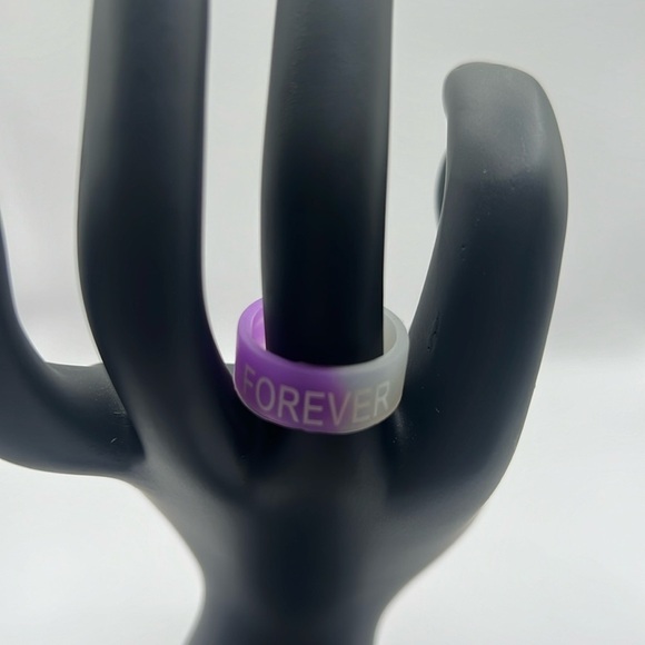 Silicone Stretch Ring Set FOREVER Band Rings - Picture 3 of 5